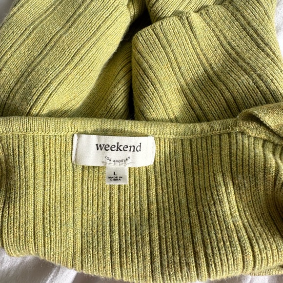 Green crop top , sizing is L. Thick material, worn a few times.! - Picture 3 of 3